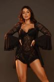 *Robe em Tule de Lycra e Renda com Babados